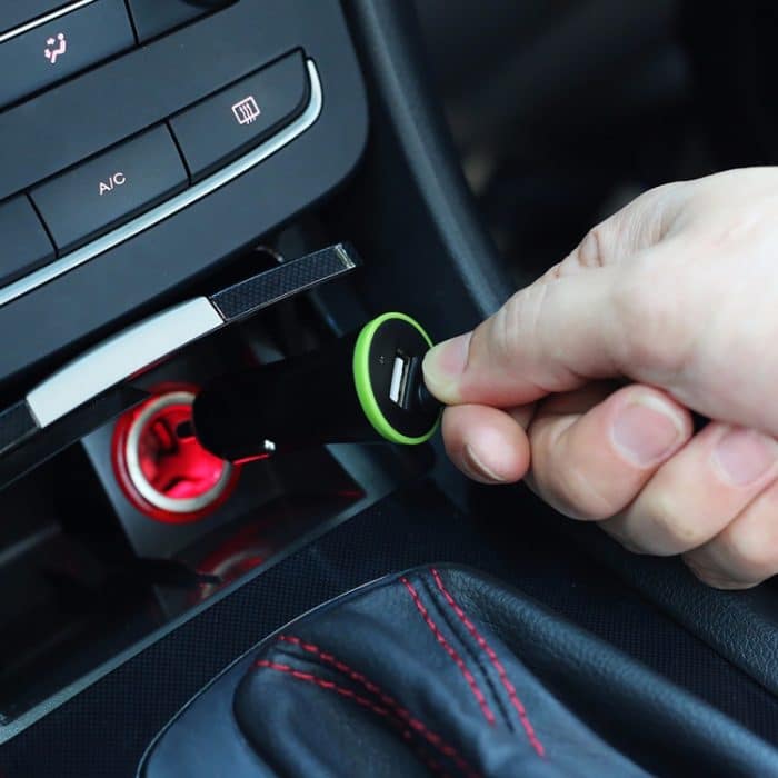 17W 3.4A Mini USB-Autoladegerät mit 8-poligem Federkabel – Bild 7