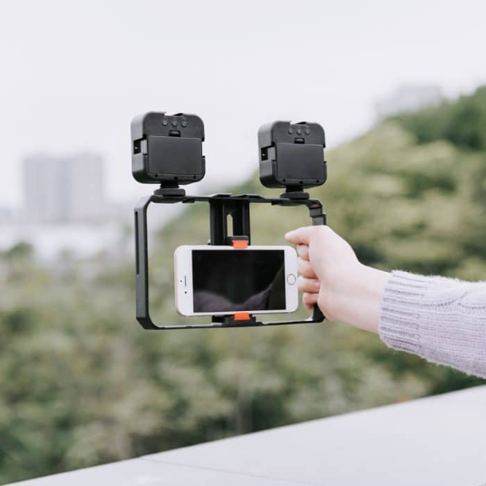 YELANGU PC202 YLG1801B Vlogging Live-Übertragung LED Selfie Light Smartphone Video Rig Griff Stabilisator Halterung Kits mit Mikrofon & Fülllicht – Bild 7