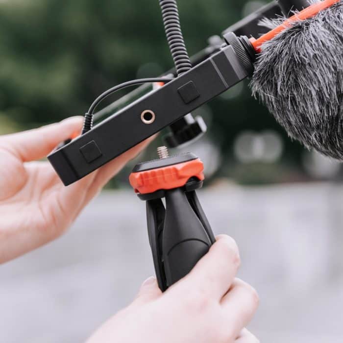 YELANGU PC204 YLG1801D Vlogging Live-Übertragung LED Selfie Light Smartphone Video Rig Griff Stabilisator Halterung Kits mit Mikrofon und Stativ – Bild 12