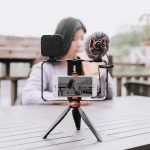 YELANGU PC204 YLG1801D Vlogging Live-Übertragung LED Selfie Light Smartphone Video Rig Griff Stabilisator Halterung Kits mit Mikrofon und Stativ – Bild 14