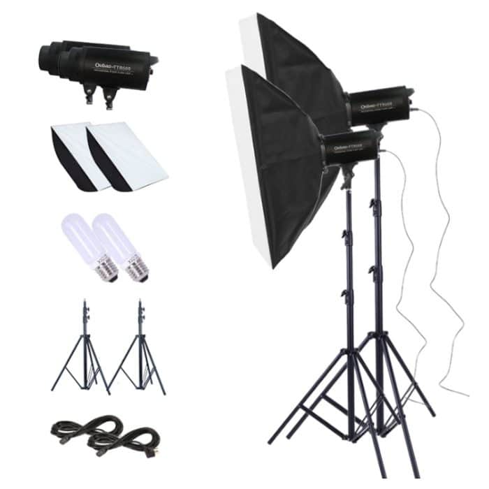 DCA1181.jpg TRIOPO Oubao TTR600W 70x100cm Studio Softbox + Stativhalterung + 2x E27 150W Glühbirne Fotografie Beleuchtung Schlepptau Set – Bild 1