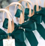 Geschenktüte, transparente Verpackung, grünes Band + Anhänger zum Aufhängen + Lafite-Gras, S, M, L – Bild 2