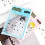 8-stelliger LED-Bildschirmrechner mit transparentem Touchpad und Solarpanel, zufällige Farbabgabe – Bild 3