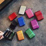 Namenskartenetui aus Aluminiumlegierung und hochwertigem ABS-Harz. Antimagnetisches Bankkartenetui, zufällige Farblieferung – Bild 2