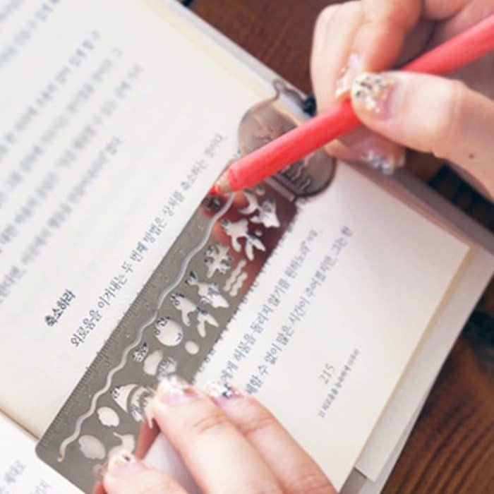 5 PCS Delicate Hollow Out Pattern Lesezeichen Ultradünne Metall Lesezeichen Band Lineal Mode Lesezeichen für Schulbürobedarf, zufällige Musterzustellung – Bild 5