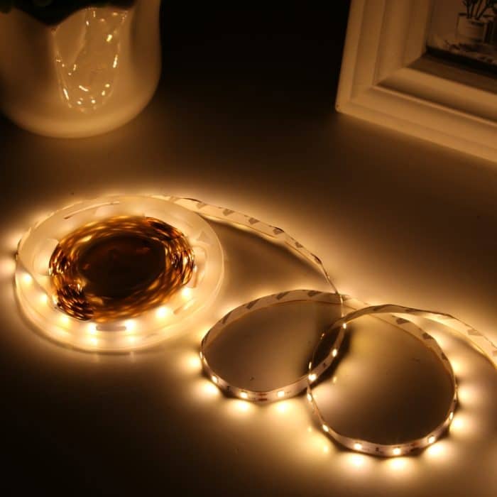 Bare Board 2835 SMD dimmbare LED-Lichtleiste mit weißem Licht/warmem Licht, 60 LED/m, Länge: 5 m, 12 V, 2 A, 100–240 V, 2835 SMD LED, 5m – Bild 5