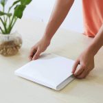 PULUZ 20cm Enthält 2 LED-Panels Faltbare tragbare 1100LM Licht Fotobeleuchtung Studio Shooting Zelt Box Kit mit 6 Farben Hintergrund (Schwarz, Weiß, Gelb, Rot, Grün, Blau), Aufklappbare Größe: 24cm x 23cm x 23cm – Bild 9