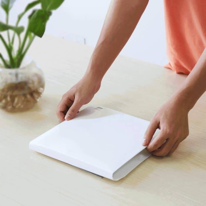 PULUZ 20cm Enthält 2 LED-Panels Faltbare tragbare 1100LM Licht Fotobeleuchtung Studio Shooting Zelt Box Kit mit 6 Farben Hintergrund (Schwarz, Weiß, Gelb, Rot, Grün, Blau), Aufklappbare Größe: 24cm x 23cm x 23cm – Bild 9