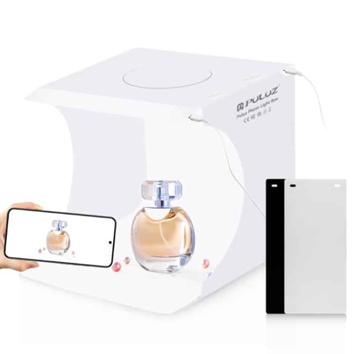 PU5029.jpg PULUZ 20 cm, inklusive 2 LED-Panels, zusammenklappbar, tragbar, 1100 lm Licht, Fotobeleuchtung, Studio, Aufnahmezelt, Box-Set mit 2 Farben Hintergründen (schwarz, weiß), aufgeklappte Größe: 24 cm x 23 cm x 23 cm – Bild 1