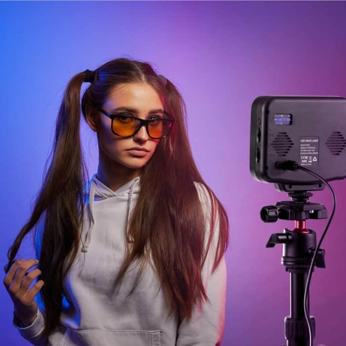 PULUZ Pocket 2500-9900K+RGB Vollfarbiges Beauty Fill Light LED-Handlicht für Fotografie auf der Kamera – Bild 9