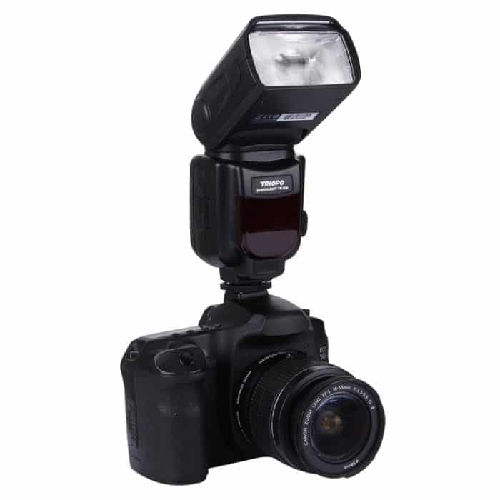 Triopo TR-950 Flash Speedlite für Canon / Nikon DSLR-Kameras – Bild 2