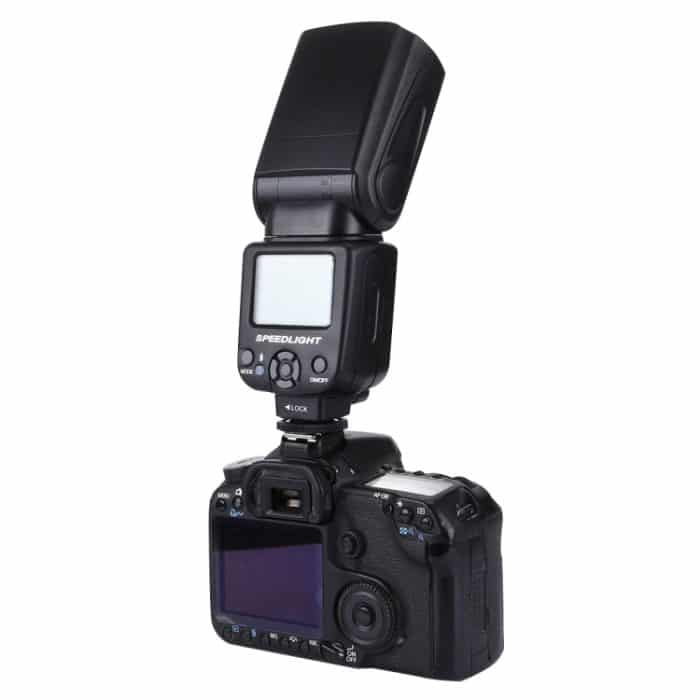 Triopo TR-950 Flash Speedlite für Canon / Nikon DSLR-Kameras – Bild 3