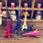 Mini Eiffelturm Form Desktop Statue Information Notecard Inhaber Fotoclip Home Art Deco Geschenk, zufällige Farblieferung – Bild 5