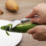 2 Stück Edelstahlschäler Obstmesser Hobel Multifunktions-Küchenschaber Kartoffelschälmesser, Triangular Planer, Bow Planer