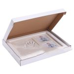 Dreiteiliger Bilderrahmen aus Massivholz mit Babyhänden und -füßen und Schlammdruck und Abdeckung – Bild 7