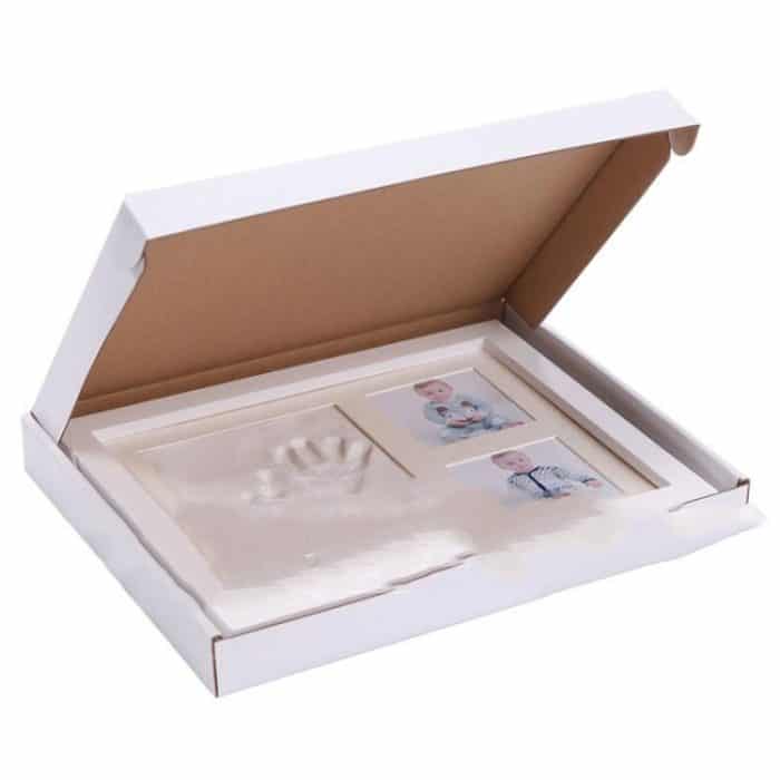 Dreiteiliger Bilderrahmen aus Massivholz mit Babyhänden und -füßen und Schlammdruck und Abdeckung – Bild 7