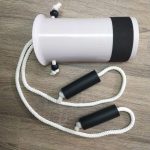 Ältere schwangere Frauen vermeiden es, sich zu bücken und Socken zu tragen, Wear Socks Artifact – Bild 2