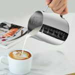 304 Edelstahl spitzer Mund geätzter Becher Messbecher Milchschaumbecher Kaffeekanne, 600ml, 1000ml