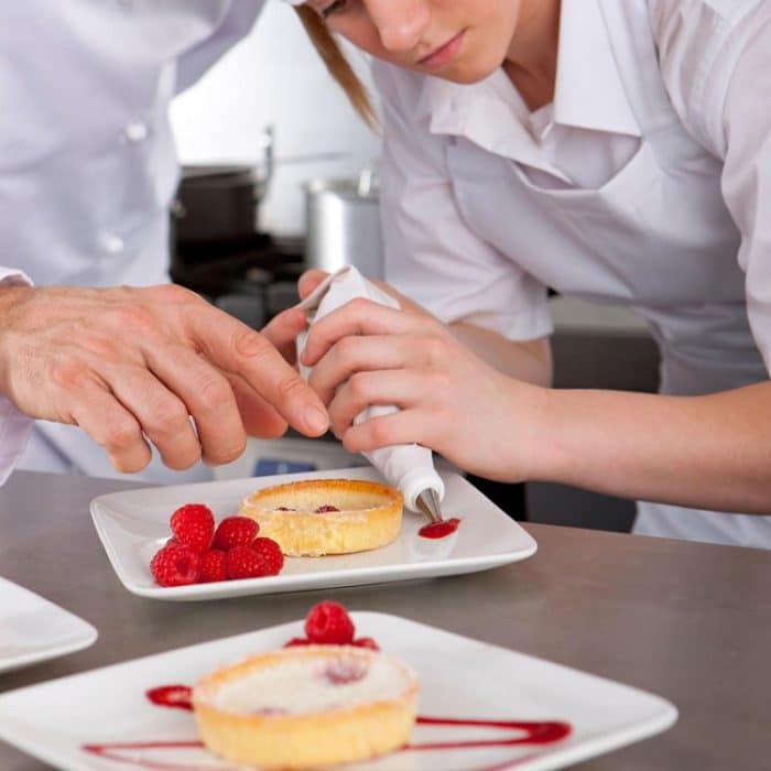 8 PCS / Set 6 Edelstahl Düsen Set DIY Kuchen Dekorationswerkzeuge Silikon mit EVA Creme Spritzbeutel – Bild 7