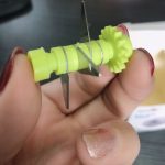 Manueller Rollen-Knoblauchschneider für die Küche, schnelles Mahlen von Knoblauch, zufällige Farblieferung – Bild 3