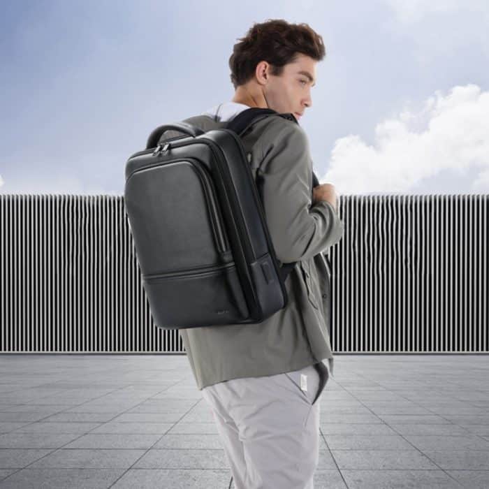 Bopai 61-70111 Wasserdichter, diebstahlsicherer Rucksack aus Rindsleder mit mehreren Fächern und USB-Ladeloch, 61-70111 – Bild 7