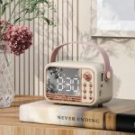 S11 Handheld Retro Wecker Bluetooth Lautsprecher Desktop tragbare Uhr, S11 (Beige), S11 (Pink) – Bild 7