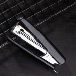 Deli 0222 10 Tragbarer Hefter aus Metall mit Heftklammerentferner, arbeitssparender Hefter – Bild 8