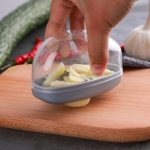 Manuelle 2-in-1-Knoblauchpresse mit Kipphebel, Knoblauchwolf und Zerkleinerer