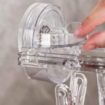 Kleiderständer mit Saugnapf, mehrere Clips, Wandmontage, für drinnen und draußen, Balkon, multifunktionaler faltbarer Kleiderbügel – Bild 4