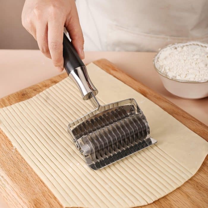 304 Edelstahl Pusher Multifunktionale Nudel Schwert Verdickung Küche Nudelschneider, Aluminum Handle 5mm, Aluminum Handle 2.5mm, Black Color Wood Handle 5mm, Black Color Wood Handle 2.5mm – Bild 2