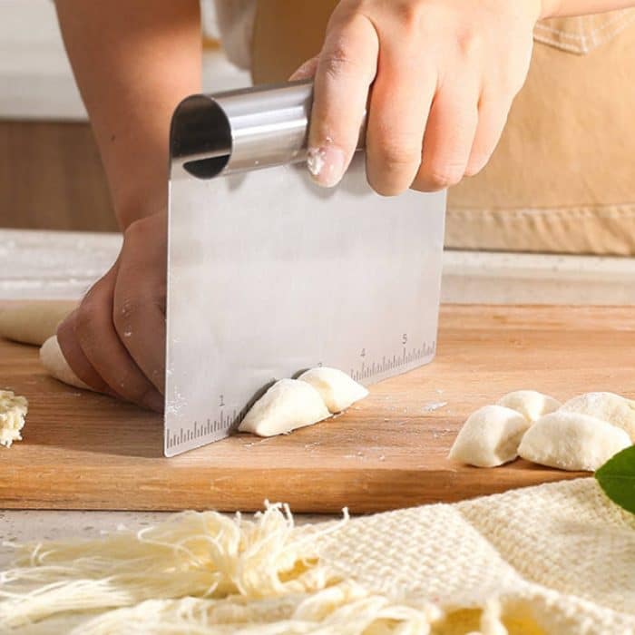 Küchen-Nudelschaber aus Edelstahl, Mehlschaufel mit Skala – Bild 6
