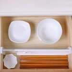 Einziehbare Schubladen-Aufbewahrungstrennwand für Zuhause, Kleiderschrank, Kunststoff-Trennplatte – Bild 8