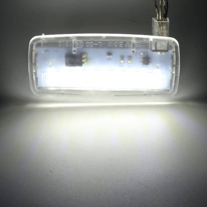 2 PCS Auto DC12V / 1,5W / 6000K / 100LM LED Kosmetikspiegelleuchte Schminkspiegelleuchte mit 18 SMD-3014 Lampen für BMW E93, Weißlicht – Bild 7