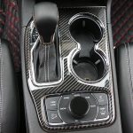 2 PCS Auto Wasser Cup Panel Carbon Faser dekorative Aufkleber für Jeep Grand Cherokee 2016-2017 – Bild 6