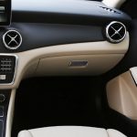 Auto Carbon Fiber Central Control Aufbewahrungsbox Panel Dekorativer Aufkleber für Mercedes-Benz GLA – Bild 6