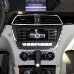 Auto Carbon Fiber Central Control CD Panel Dekorativer Aufkleber für Mercedes-Benz W204 2011-2013 7-Tasten – Bild 6