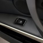 Für BMW 3er E90/320i/325i 2005-2012 Auto Linkslenker Fensterhebeplatte mit Klappschlüssel Dekorativer Aufkleber, Durchmesser: 35,8 cm – Bild 4