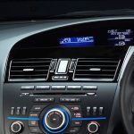 Für Mazda 3 Axela 2010–2013 2-in-1-Auto-Zentralentlüftungsset, ein dekorativer Aufkleber, Rechtsantrieb – Bild 5