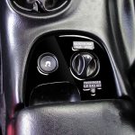 Für Chevrolet Corvette C5 2000–2004 Auto untere Konsole B mit dekorativem Aufkleber Traktionskontrolle, Linksantrieb – Bild 5