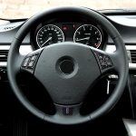 3 in 1 Auto Carbon Faser Tricolor Lenkradknopf Dekorativer Aufkleber für BMW 3er E90 2005-2012, Links- und Rechtsantrieb Universal – Bild 8