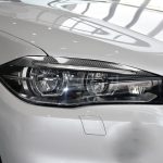 2 Stück / Set Kohlefaser-Auto-Lampe Augenbraue-dekorativer Aufkleber für BMW X5 / F15 2014-2018, Drop-Kleber-Version – Bild 5