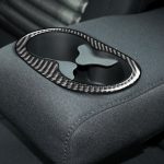 Carbon Fiber Auto hinten Handlauf Cup Holder dekorative Aufkleber für Dodge Challenger 2015 bis jetzt, links fahren – Bild 6
