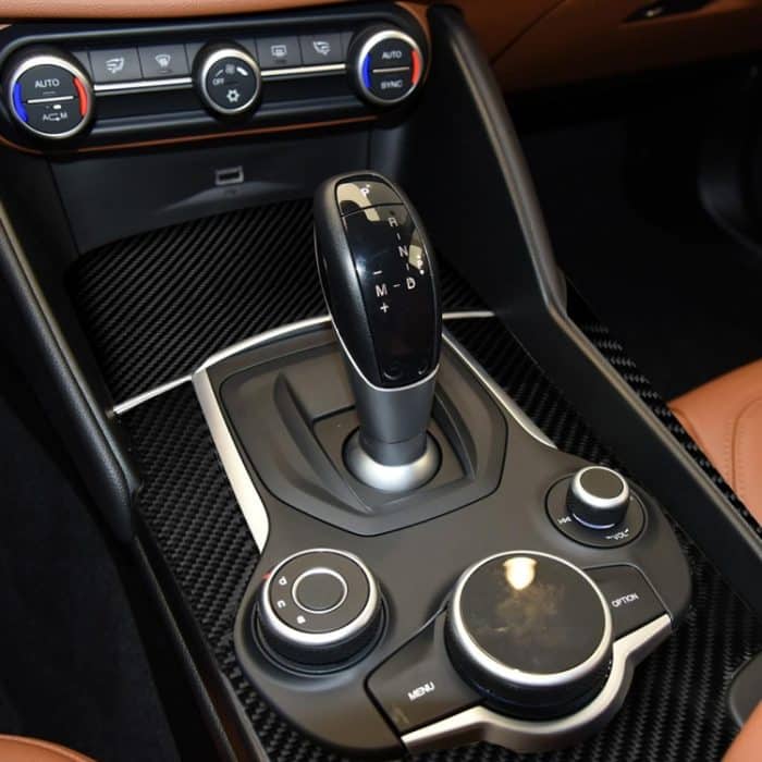 3 in 1 auto kohlenstofffaserzahnradrahmen panel dekorativer aufkleber für alfa romeo giulia 2017-2019, linke fahren – Bild 5