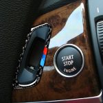 Auto Carbon Fiber Tricolor Key Hole Dekorativer Aufkleber für BMW E70 X5 / E71 X6 2009-2013, Linkslenker – Bild 5