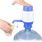 Handgefüllter Druckpumpenspender mit mittlerer Wasserflasche Wasserdruckgerät
