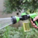 Multifunktionale Autoschaum-Wasserpistole Gartenbewässerungswerkzeuge Haustierduschensprinkler, zufällige Farbabgabe, ohne Wasserleitung