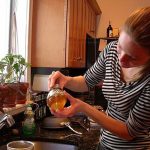 Transparenter Acryl-Honigsaftspender, Größe: 8,3 * 10,0 * 15 cm – Bild 4