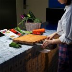 Multifunktionales Schneidebrett mit Hardware – Bild 7