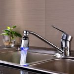 SDF-B5 1 LED ABS Temperatursensor RGB LED Wasserhahn Licht Wasser Glow Dusche, Größe: 75 x 37 mm, Schnittstelle: 22 mm (Silber) – Bild 4