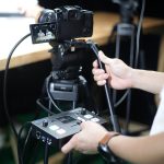 FEELWORLD LIVEPRO L1 Multikamera-Medien Live-Übertragung 4-Kanal-Live-Produktionsumschalter mit 2,0-Zoll-TFT-Bildschirm – Bild 9